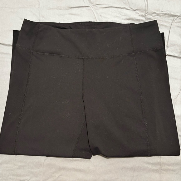 Shambhala Size XL Black Capris - Picture 2 of 5